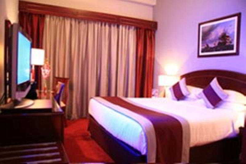 Broadway Hotel Dubái Exterior foto